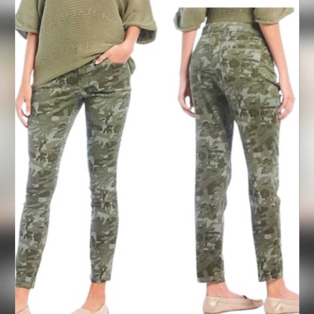 Tommy Bahama Tea Leaf Camo Green Skinny Pants - 8